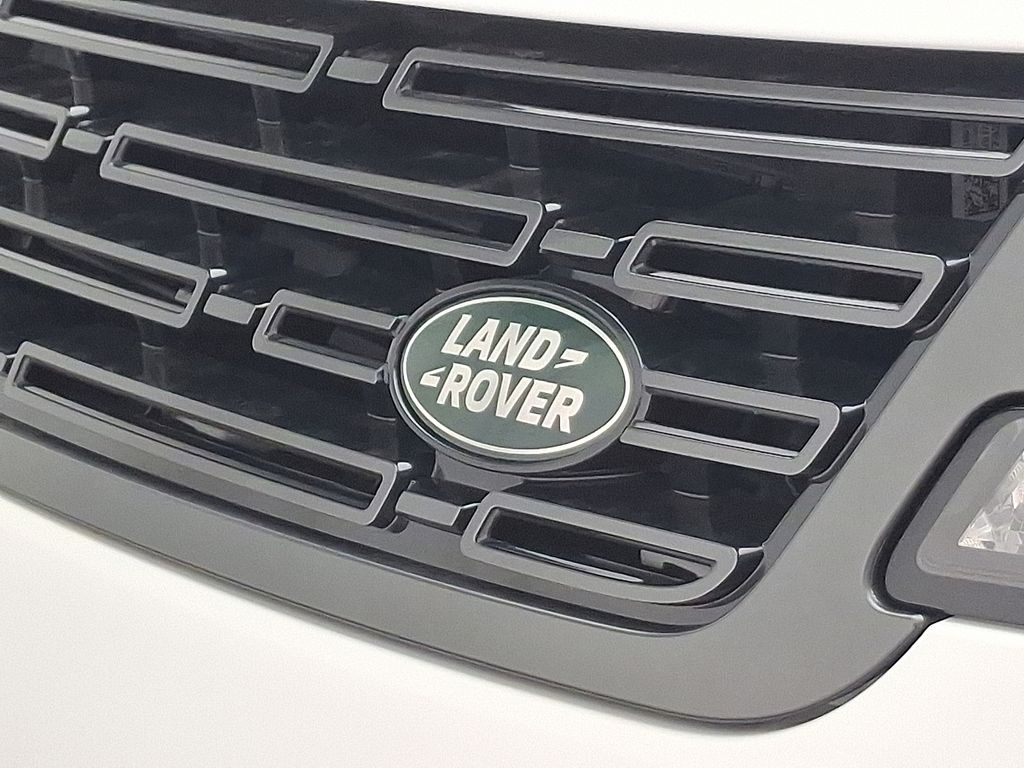 Thumbnail: 2025 Land Rover Range Rover Sport - 20