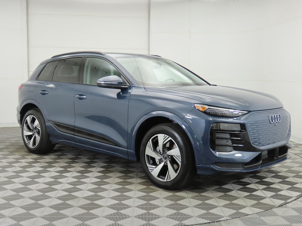 Thumbnail: 2025 Audi Q6 e-tron - 3
