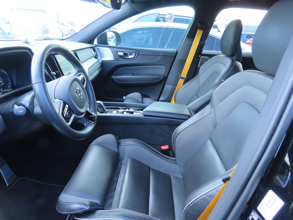 Thumbnail: 2020 Volvo XC60 - 9