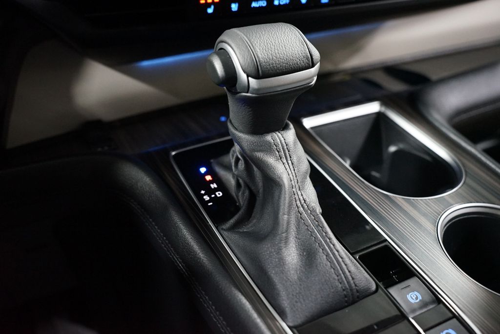 Thumbnail: 2023 Toyota Sienna - 21