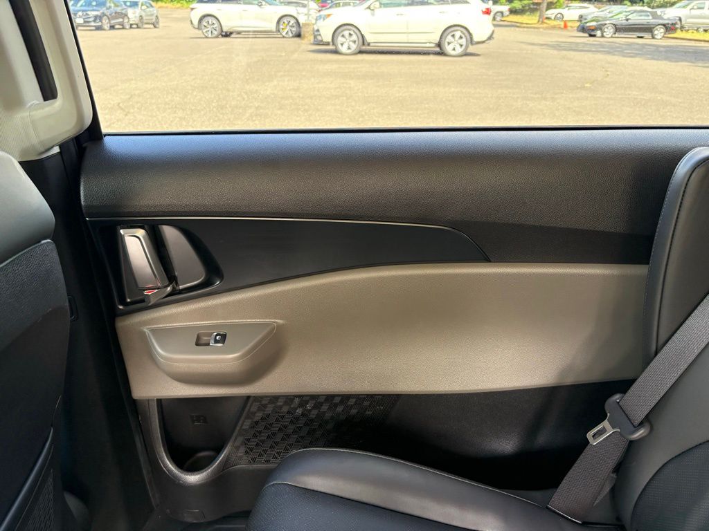 2025 Kia Carnival LXS