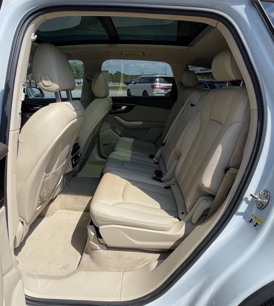 2017 Audi Q7 2.0T Premium Plus White at Autostrade