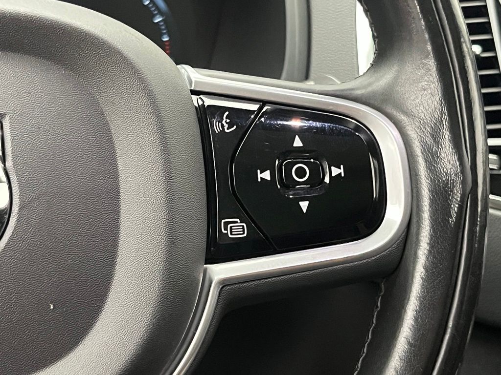 Thumbnail: 2018 Volvo XC90 - 14