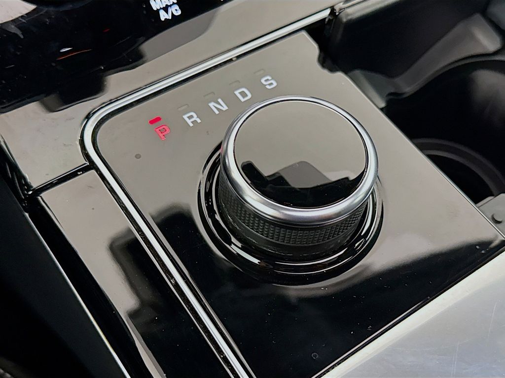 Thumbnail: 2019 Land Rover Range Rover Velar - 15