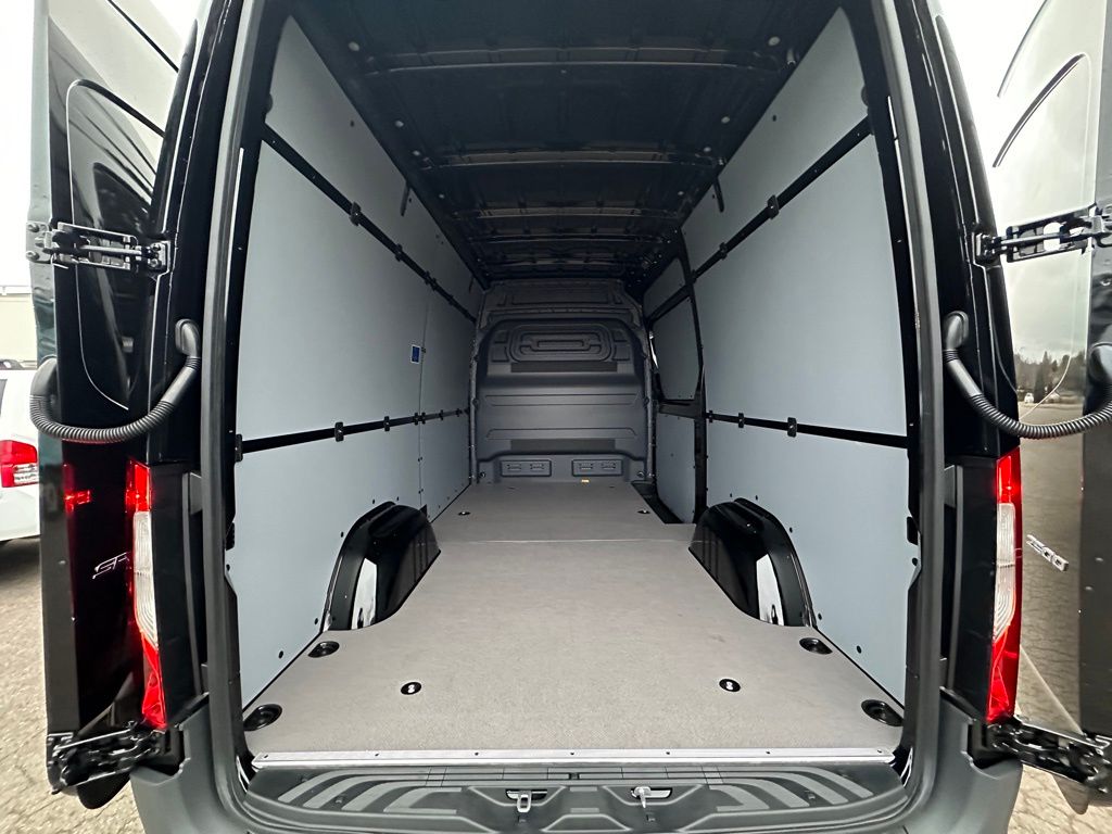 2024 Mercedes-Benz Sprinter 2500 Cargo 144 WB 20