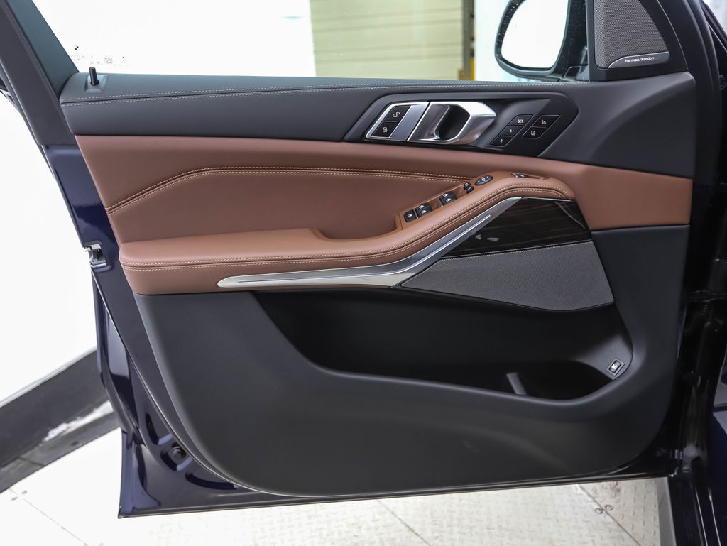 Thumbnail: 2026 BMW X5 - 9