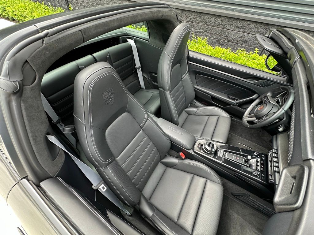 Thumbnail: 2024 Porsche 911 - 15