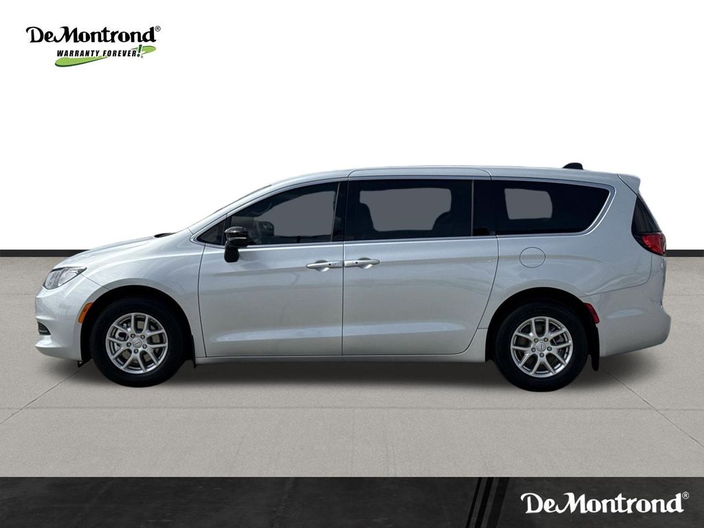 2026 Chrysler Voyager LX - 7