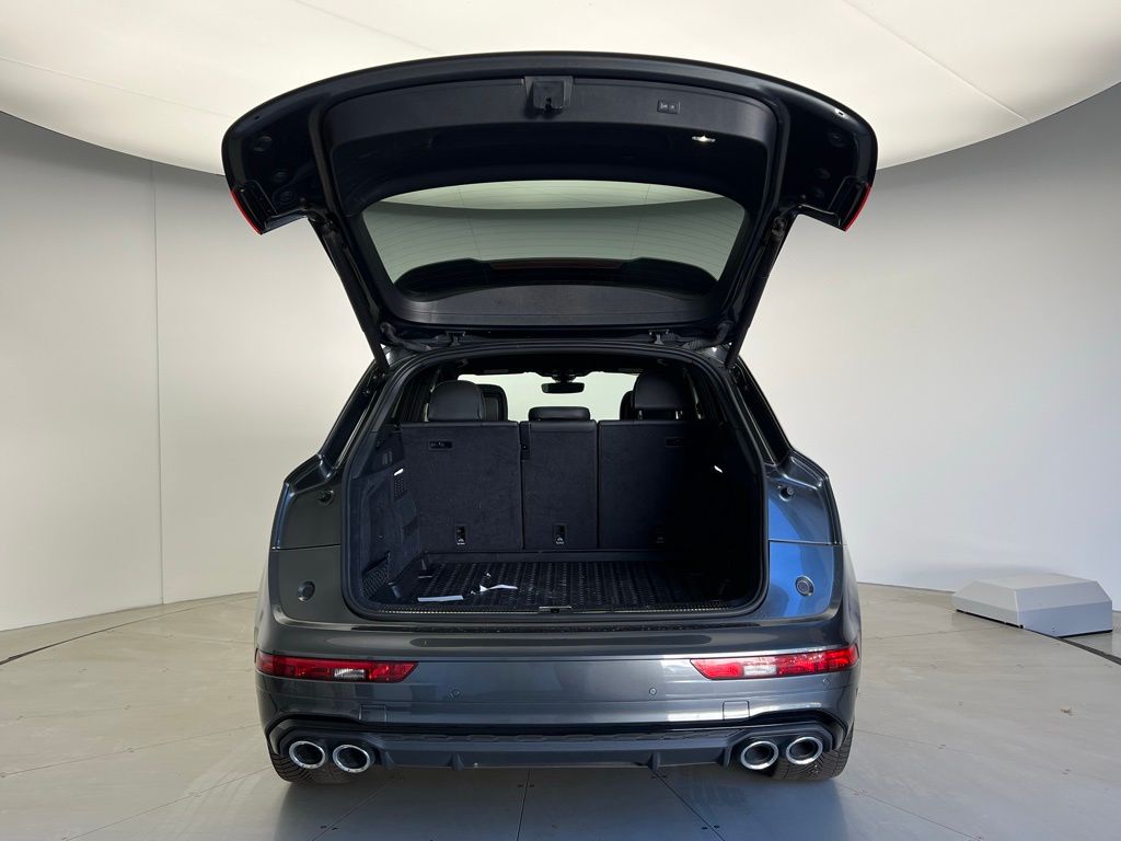 Thumbnail: 2021 Audi SQ5 - 5