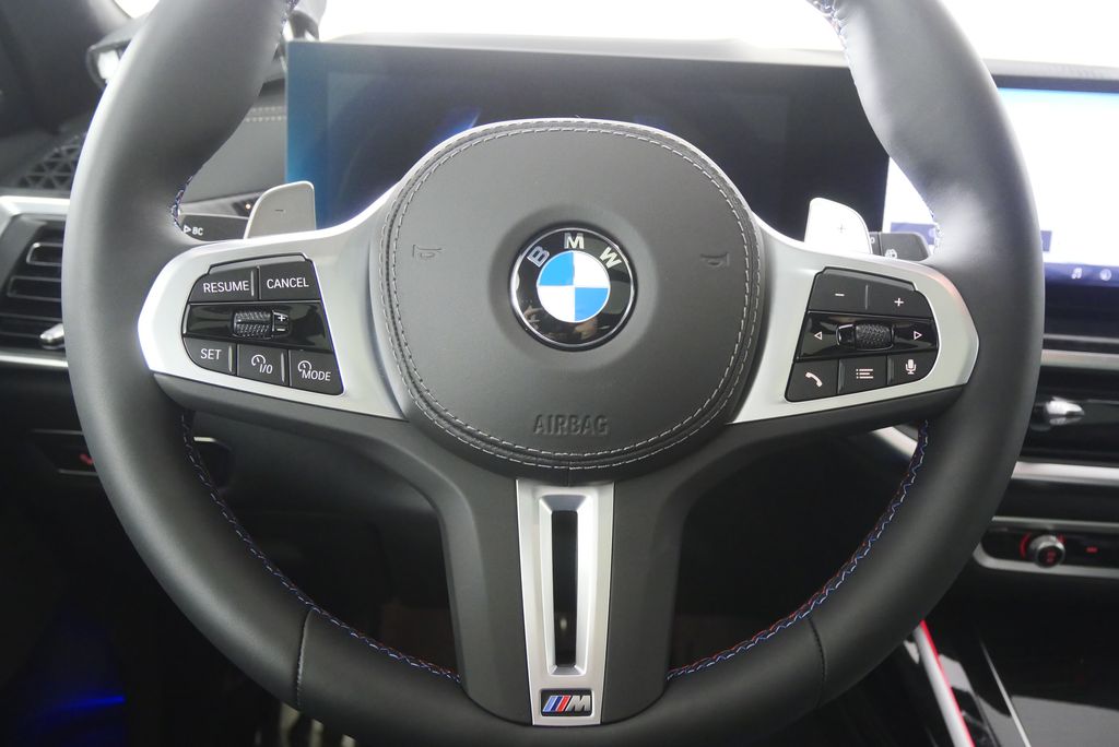 Thumbnail: 2026 BMW X7 - 23