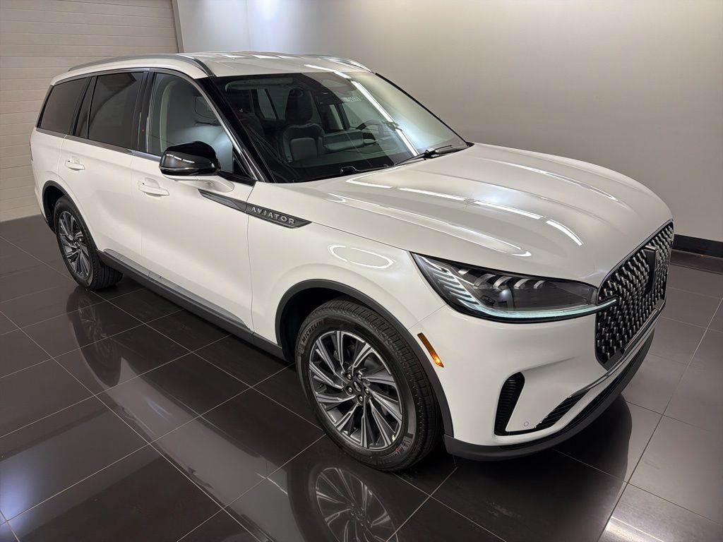 2026 Lincoln Aviator Premiere AWD's photo