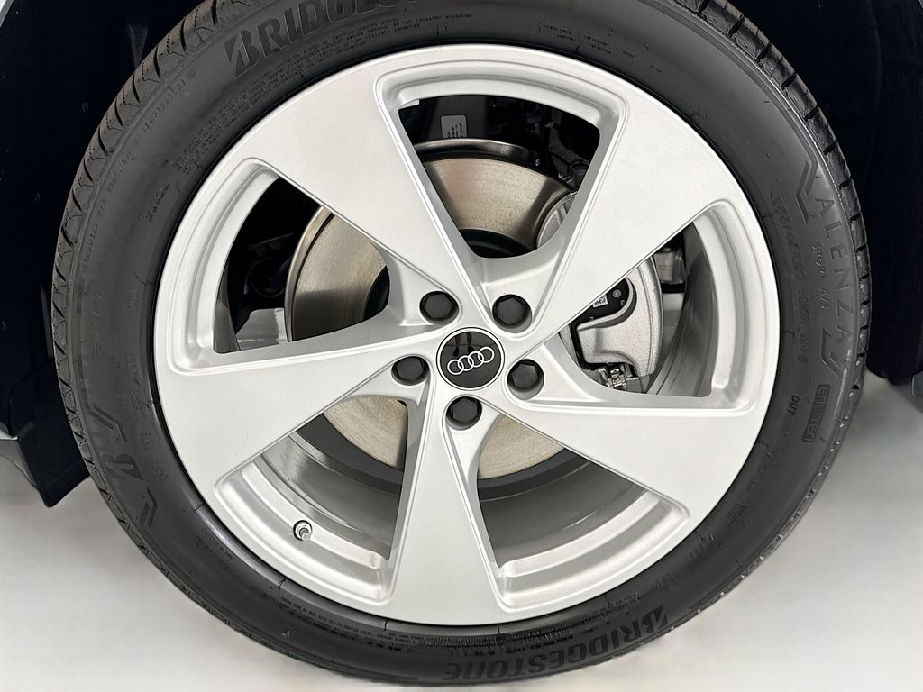 Thumbnail: 2026 Audi Q5 - 29