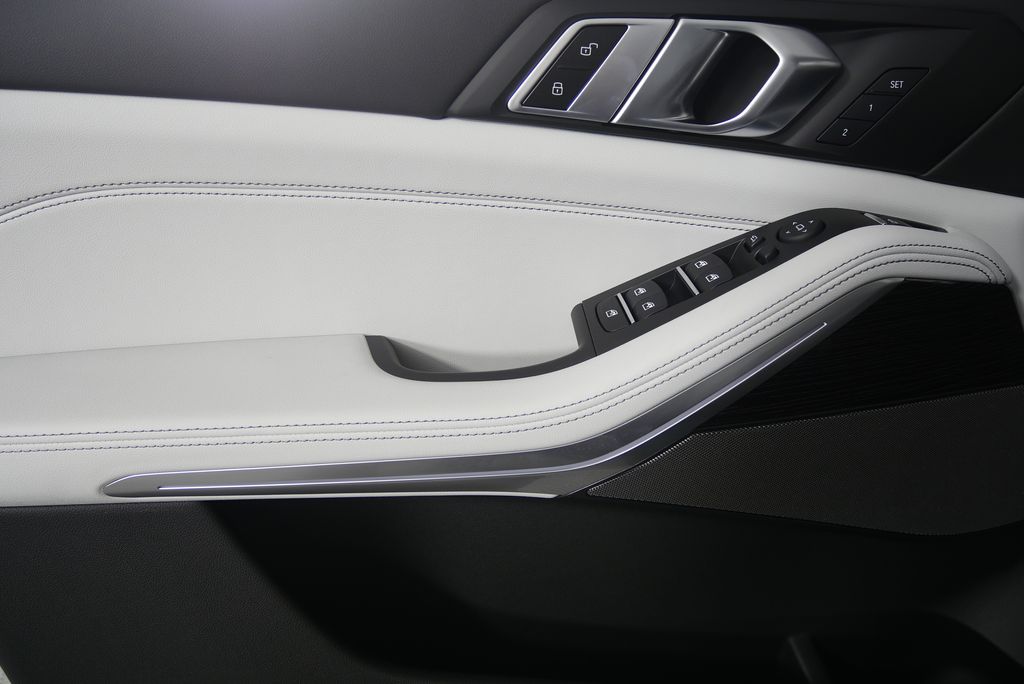 Thumbnail: 2026 BMW X5 - 9