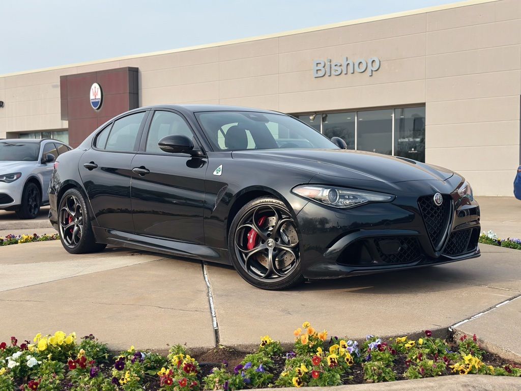 Alfa Romeo Giulia Quadrifoglio RWD