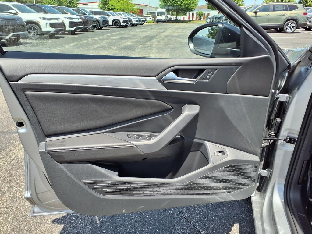 New 2026 Pyrite Silver Metallic Volkswagen 1.5T Sport image 9