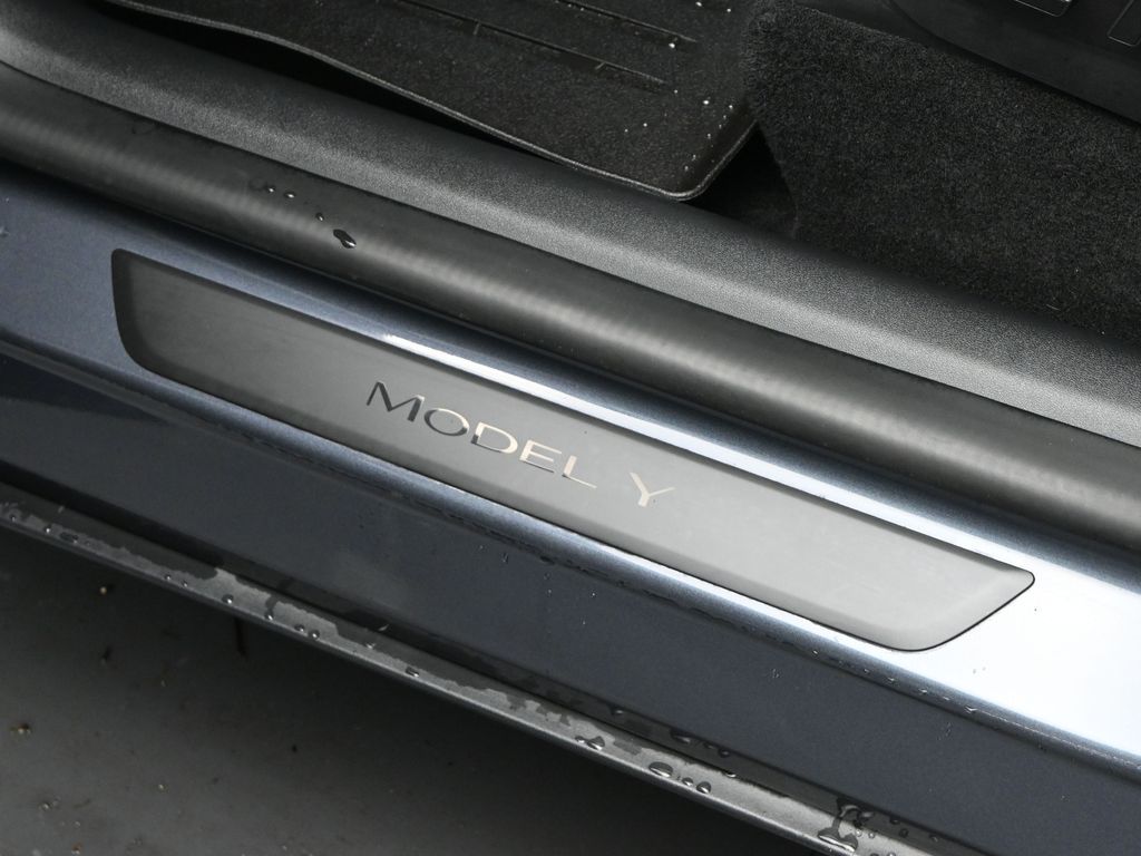 2023 Tesla Model Y Performance Dual Motor All-Wheel Drive