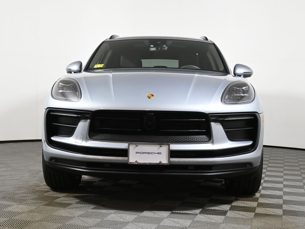 Thumbnail: 2024 Porsche Macan - 10