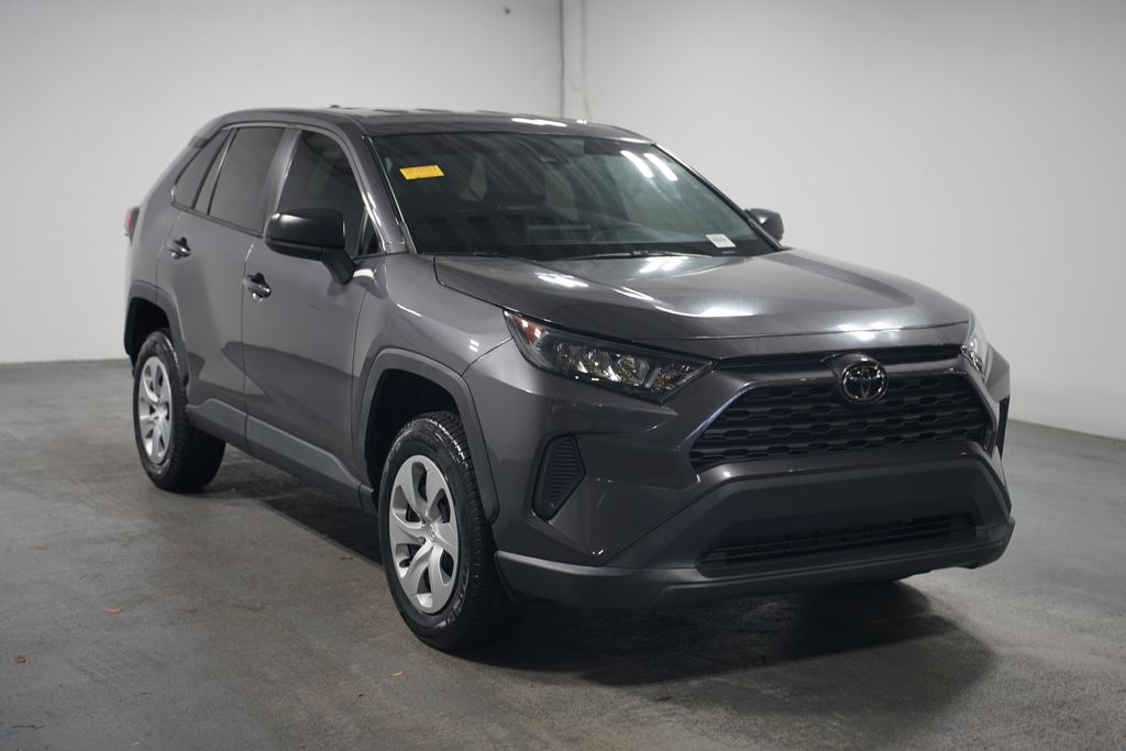 2022 Toyota RAV4 LE 3