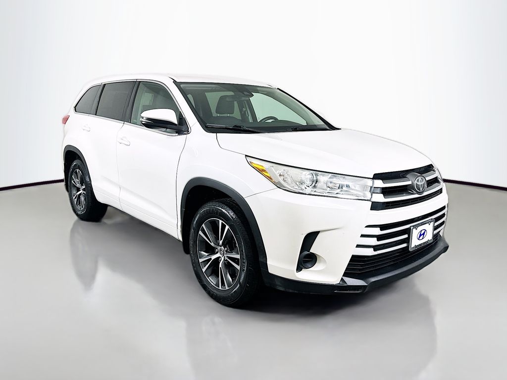 Thumbnail: 2017 Toyota Highlander - 3