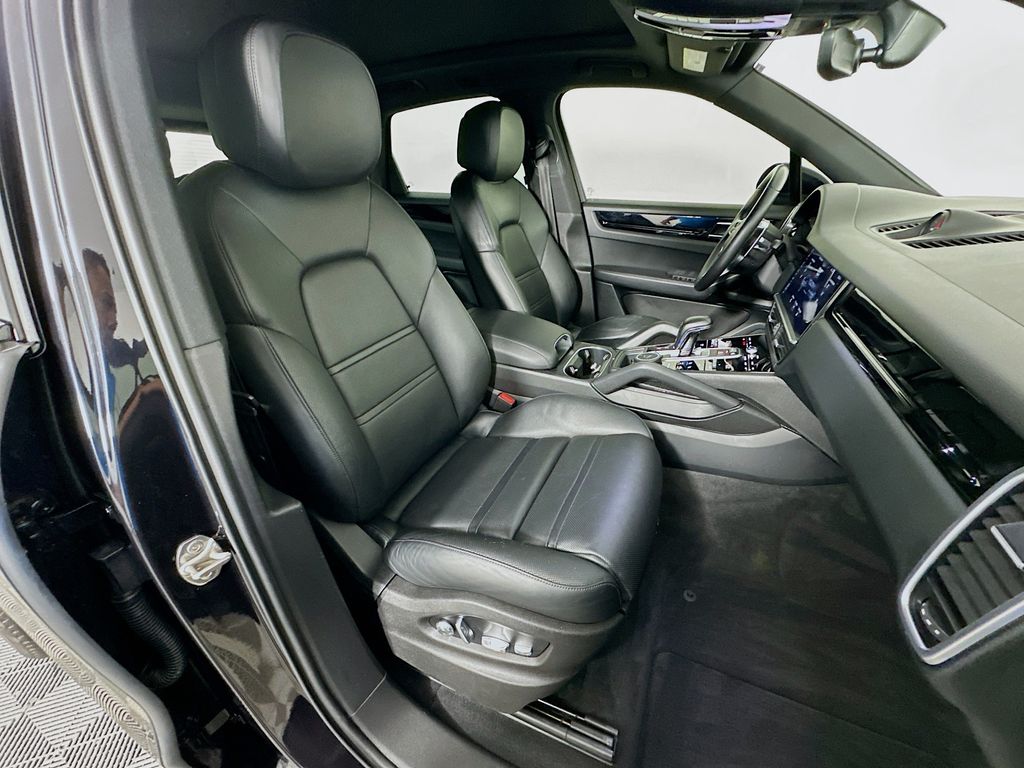 Thumbnail: 2019 Porsche Cayenne - 29