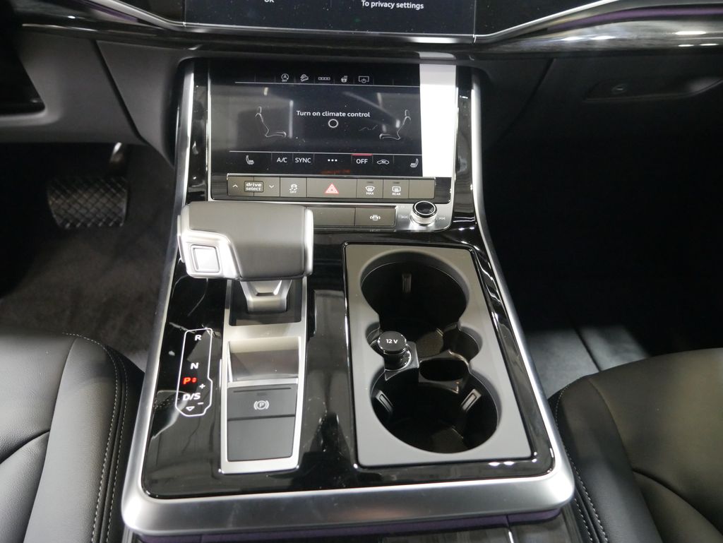 Thumbnail: 2026 Audi Q7 - 32