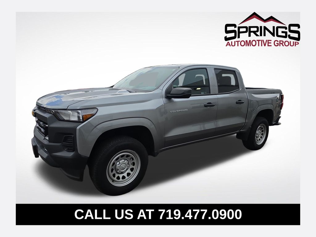 Sterling Gray Metallic 2024 Chevrolet Colorado Pickup Truck Four-Wheel Drive 8-Speed Automatic