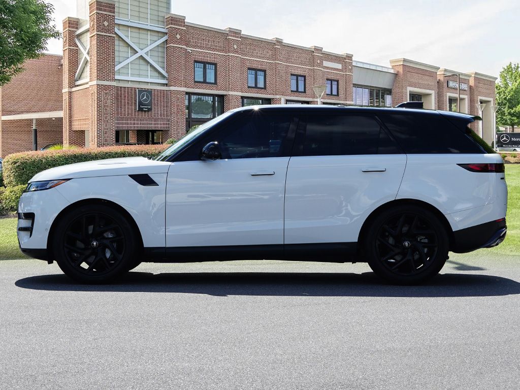 Thumbnail: 2024 Land Rover Range Rover Sport - 8