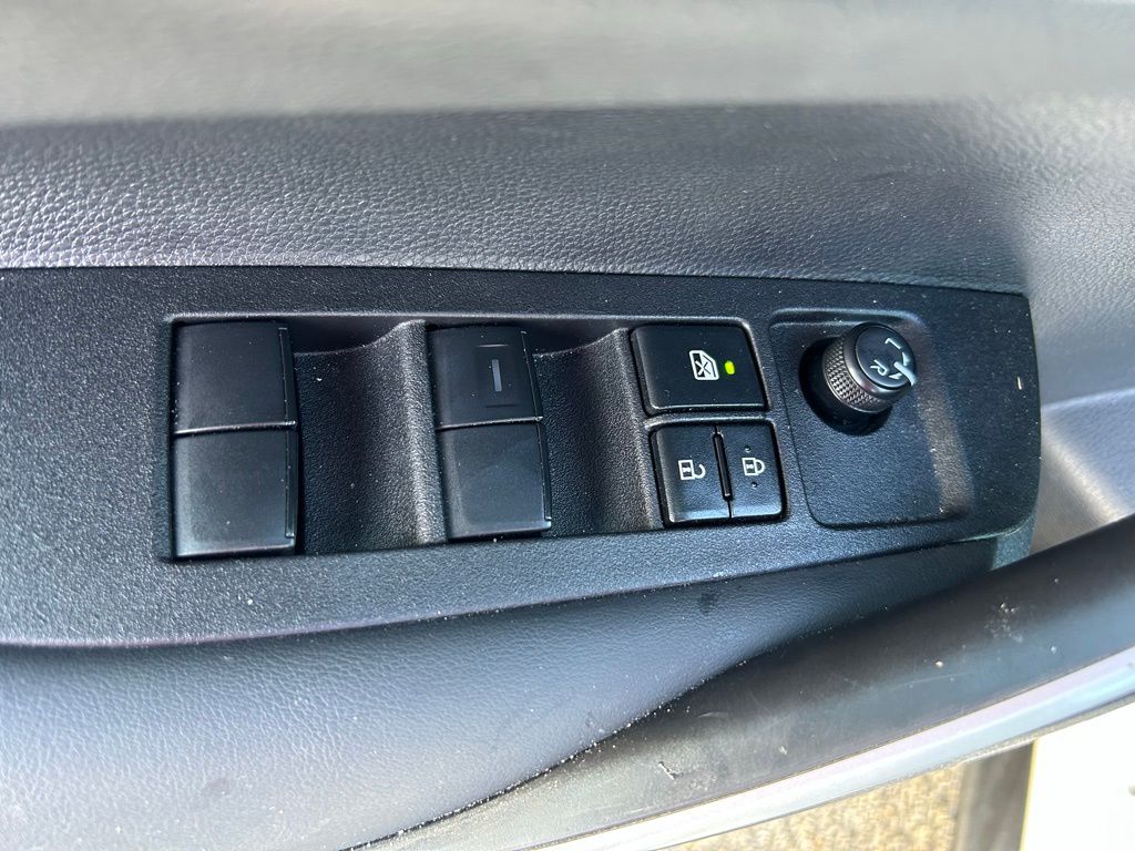 Thumbnail: 2025 Toyota Corolla - 16