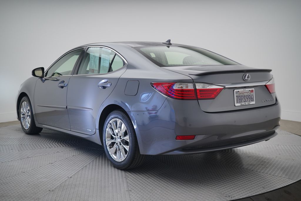 Thumbnail: 2013 Lexus ES - 3