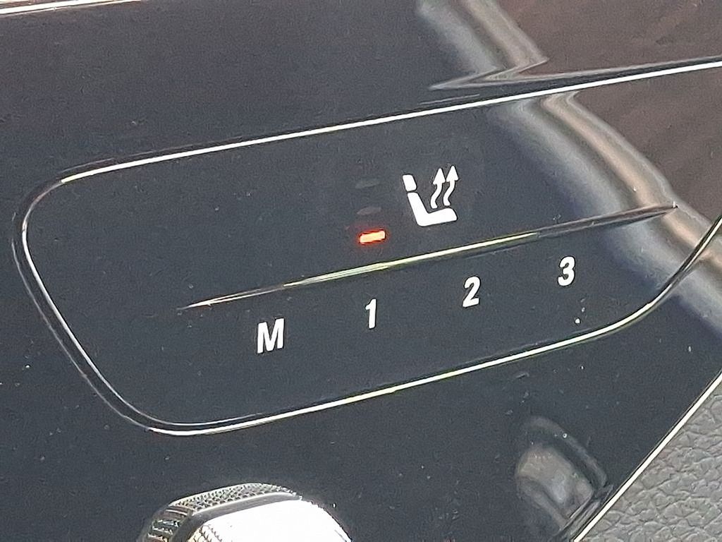 Thumbnail: 2025 Mercedes-Benz GLC - 20