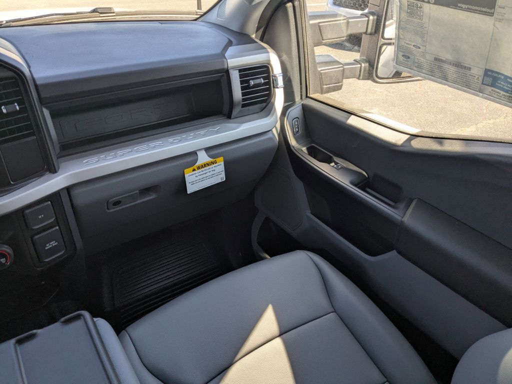 2025 Ford F-450 Chassis XL