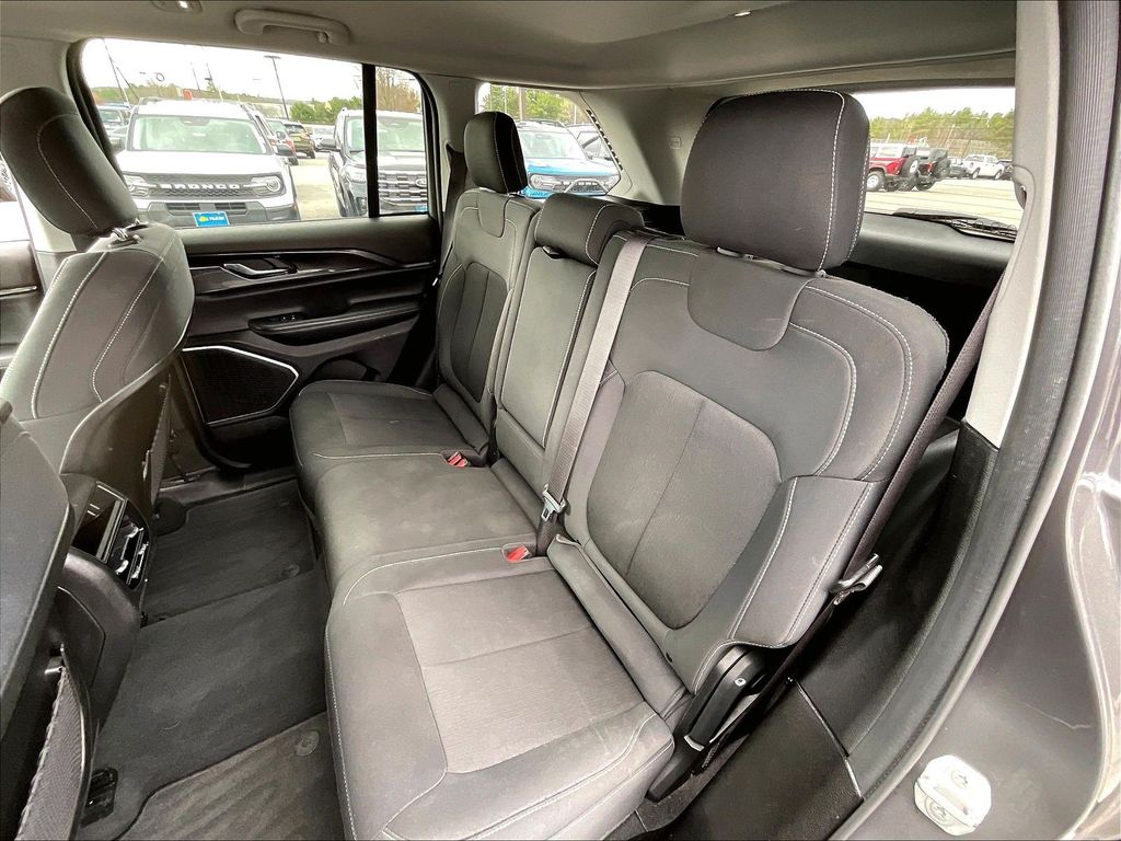 2022 Jeep Grand Cherokee — photo 14
