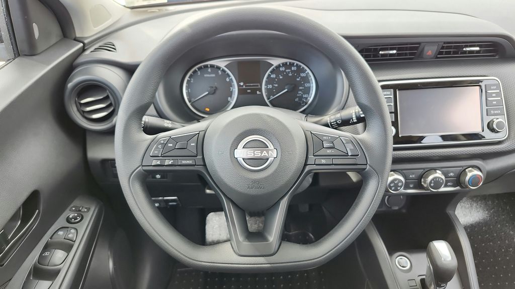 2025 Nissan Kicks Play