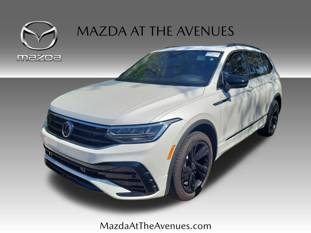 2024 Volkswagen Tiguan SE R-LINE BLACK