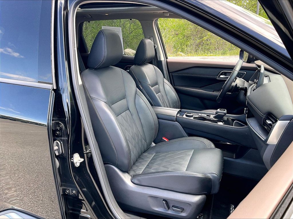 2023 Nissan Rogue — photo 10
