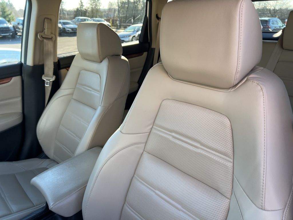 used 2017 Honda CR-V car, priced at $23,692