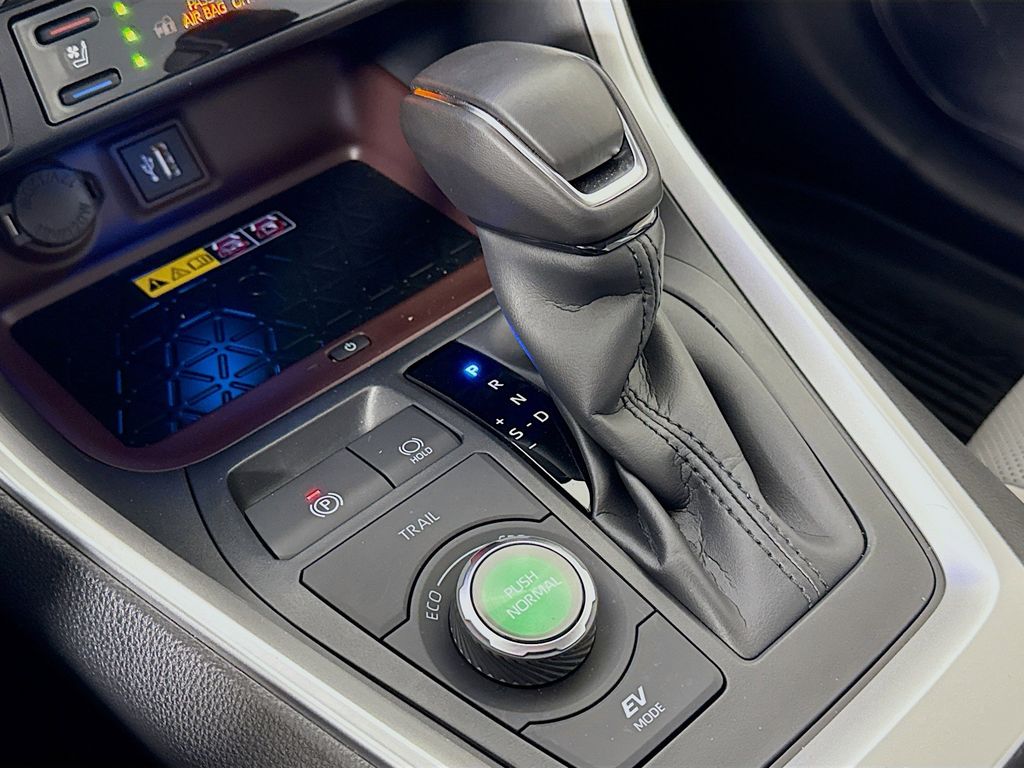 Thumbnail: 2024 Toyota RAV4 - 17