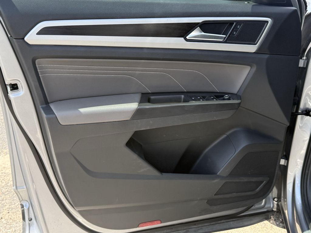 2023 Volkswagen Atlas 2.0T SE Silver at Cook Ford