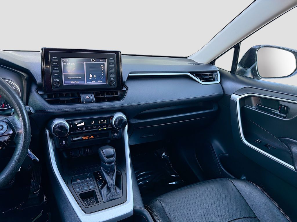 Thumbnail: 2019 Toyota RAV4 - 21