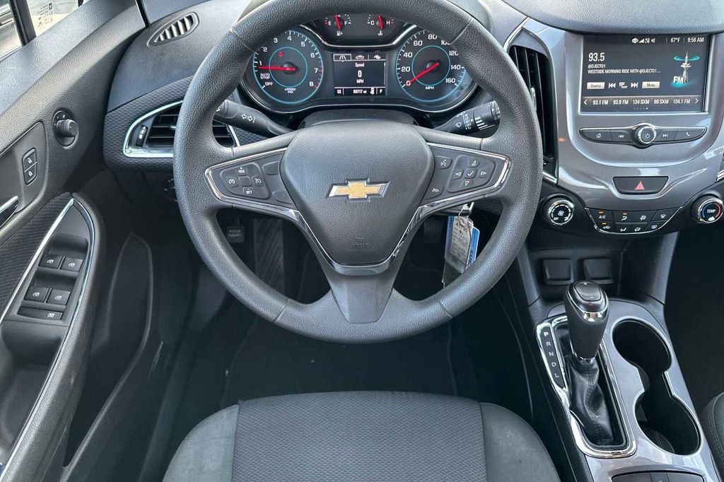 2017 Chevrolet Cruze LT 16