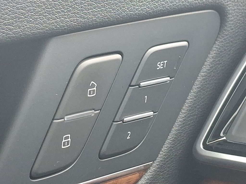 Thumbnail: 2022 Audi Q5 - 24