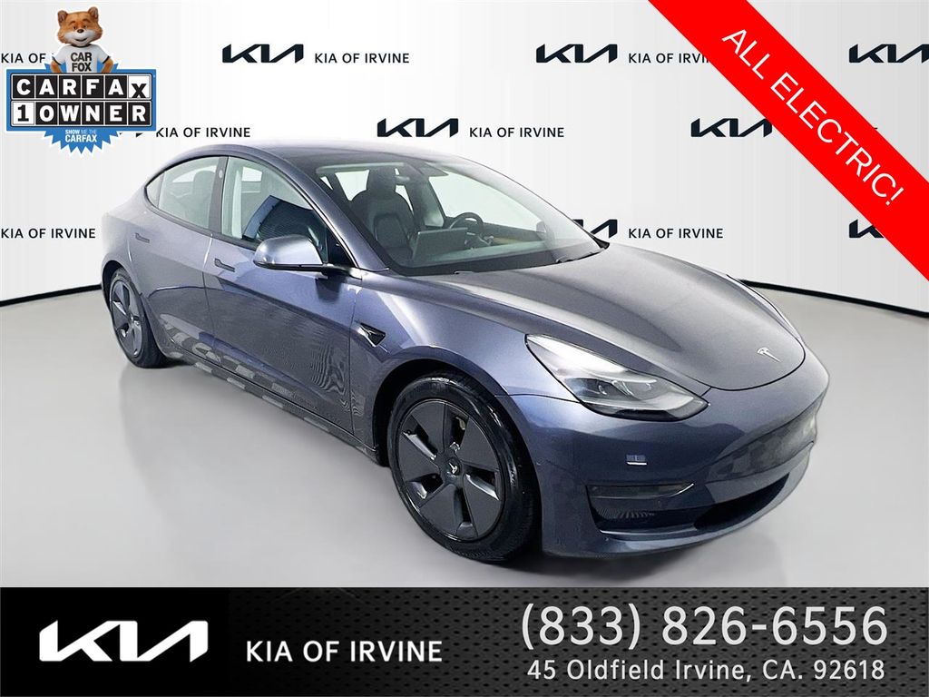 Gray 2021 Tesla Model 3 Sedan Rear-Wheel Drive 1-Speed Automatic
