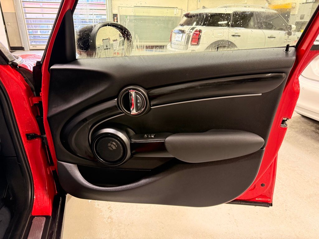 Thumbnail: 2022 MINI Cooper - 28