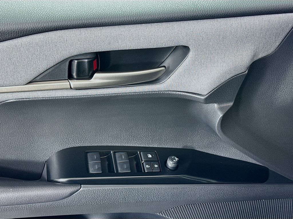 Thumbnail: 2025 Toyota Camry - 17