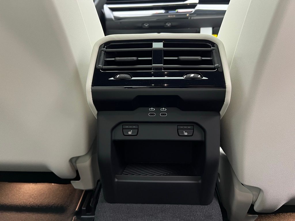 2025 BMW 5 Series 530i 10