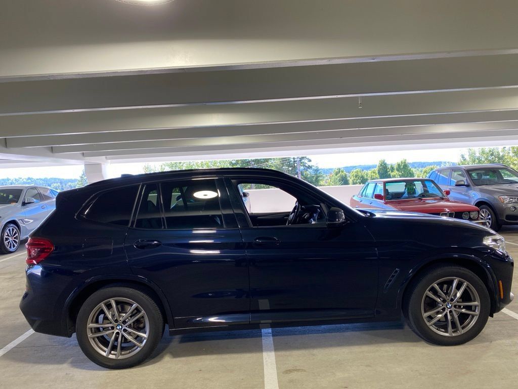 Used 2021 Carbon Black Metallic BMW xDrive30i image 5