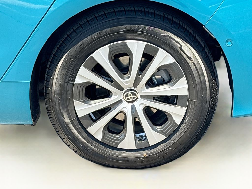 Thumbnail: 2021 Toyota Prius Prime - 30