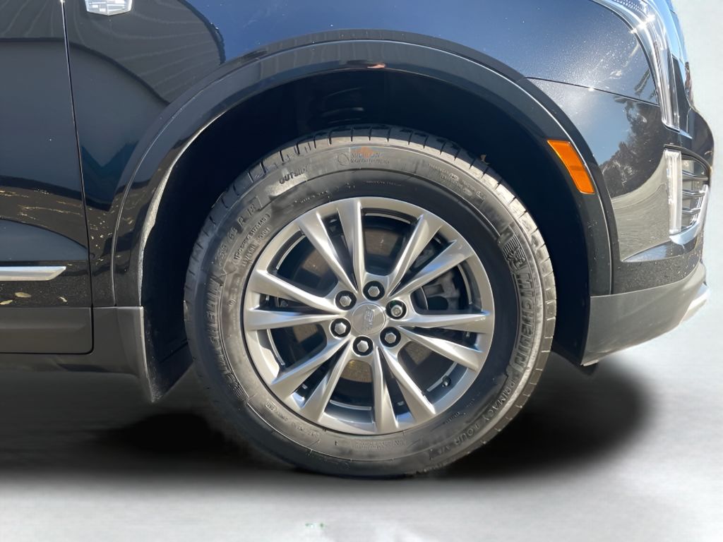 used 2022 Cadillac XT5 car, priced at $28,900