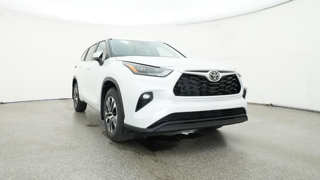 Thumbnail: 2025 Toyota Highlander - 8