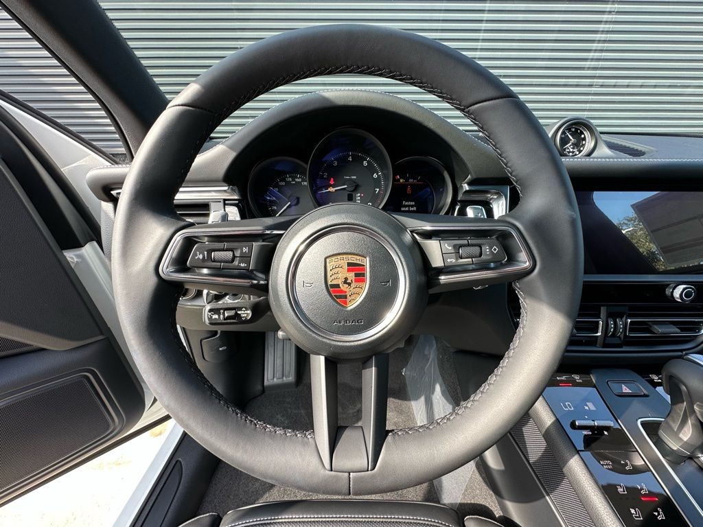 Thumbnail: 2026 Porsche Macan - 16